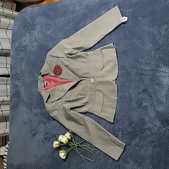 NWT SET OF BLAZER AND SKIRT - Picture 4 of 17